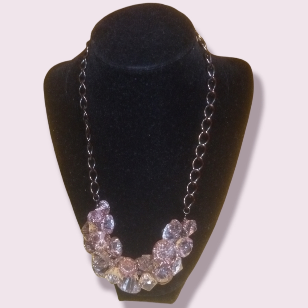 STATEMENT NECKLACE